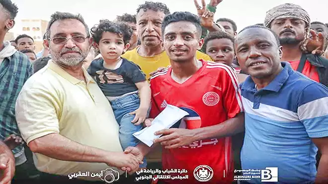 النجم التلالي "عادل عباس" أفضل لاعب في مباراة التلال والنصر النجم التلالي "عادل عباس" أفضل لاعب في مباراة التلال والنصر